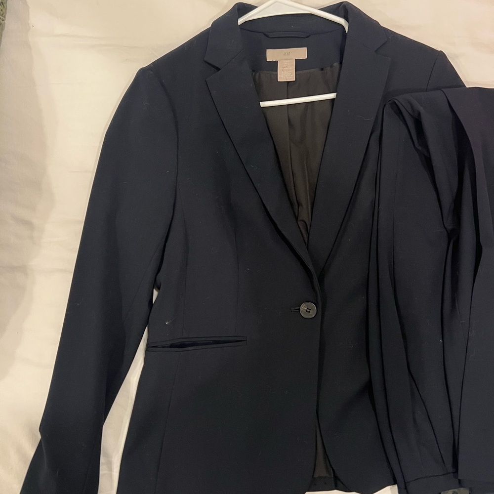 H&M Navy Women's Blazer - Classic Tailored Style